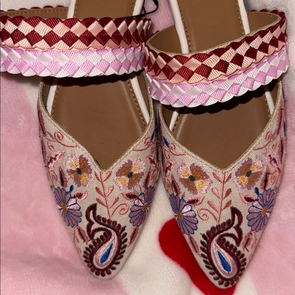 NWT Haute Hippie Floral Embroidered Mules with Red and Pink Accents SIZE 7.5 - Picture 4 of 5